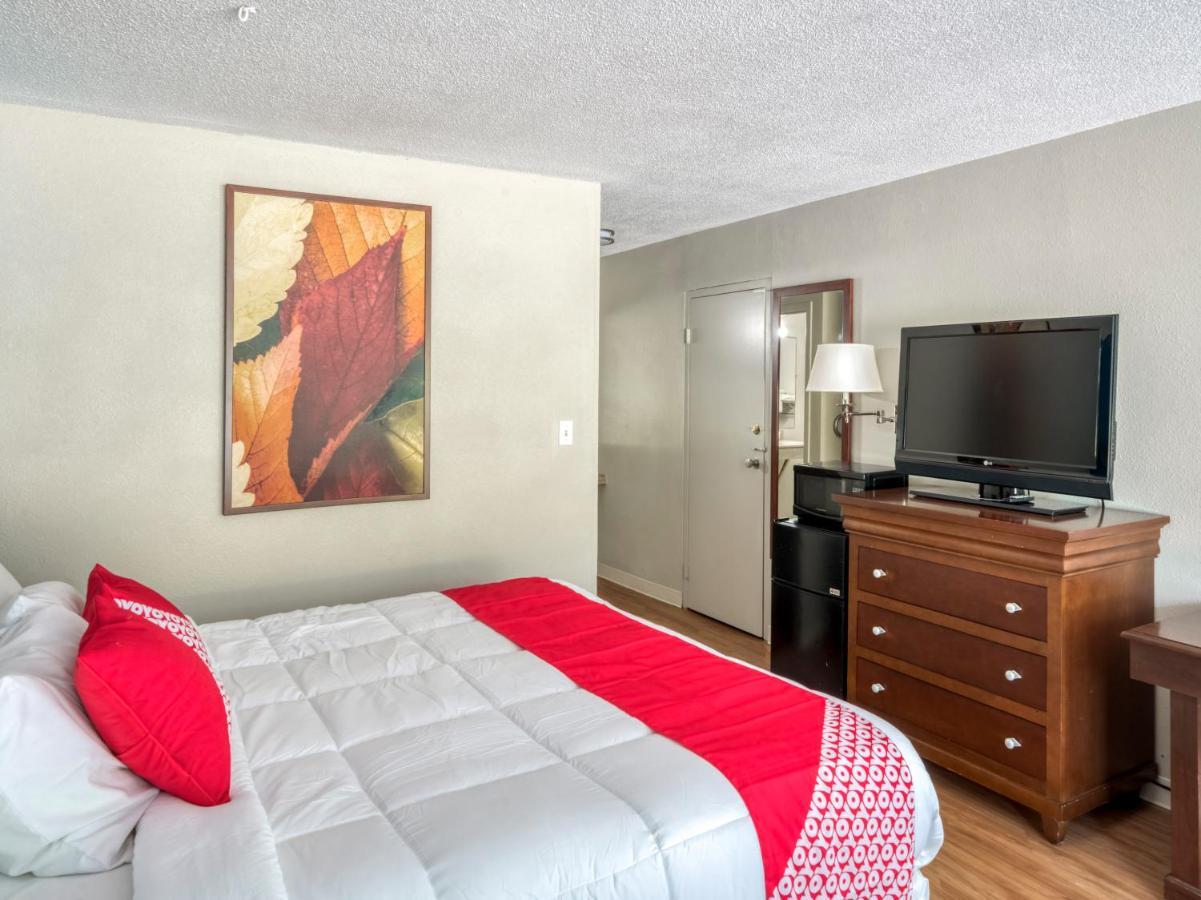 Oyo Hotel Battleboro Εξωτερικό φωτογραφία