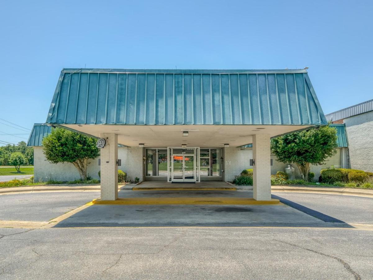 Oyo Hotel Battleboro Εξωτερικό φωτογραφία