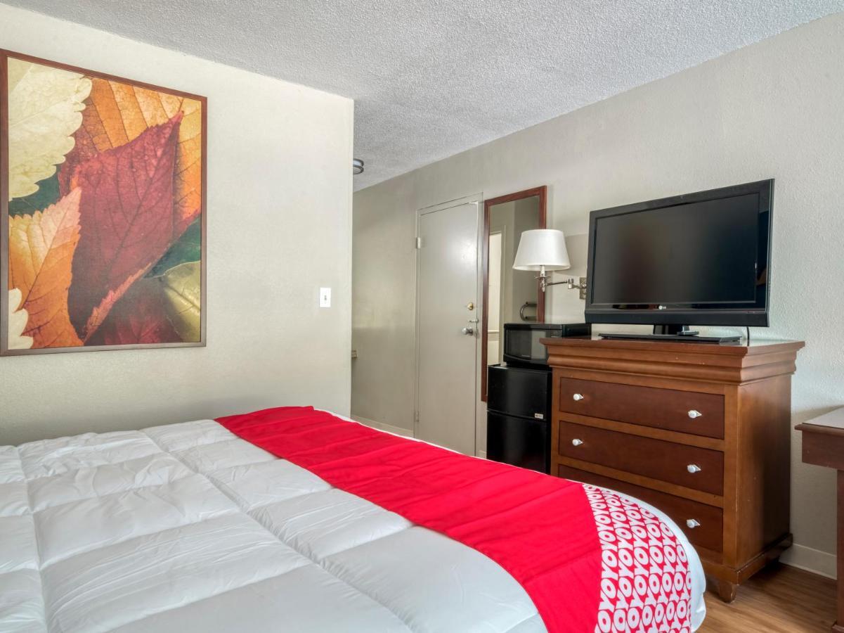 Oyo Hotel Battleboro Εξωτερικό φωτογραφία