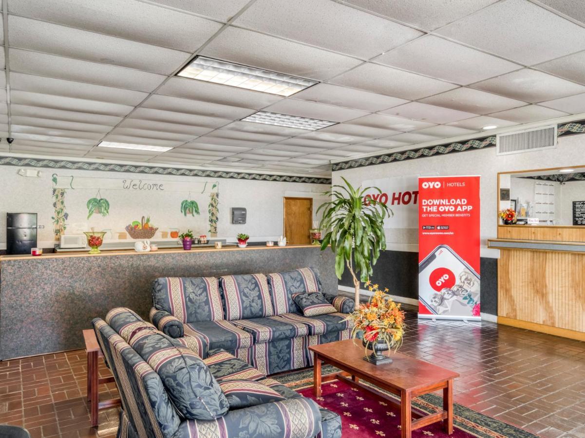 Oyo Hotel Battleboro Εξωτερικό φωτογραφία