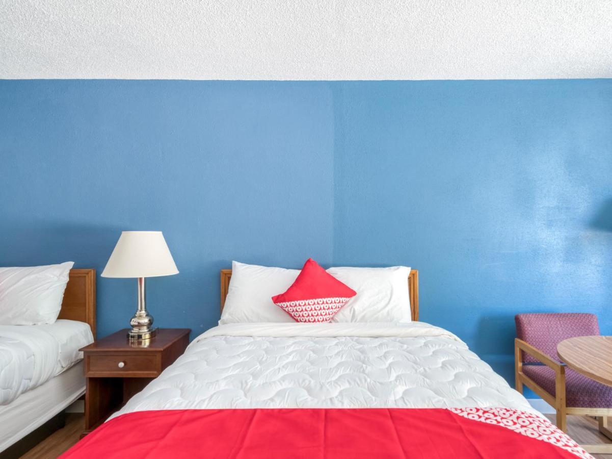 Oyo Hotel Battleboro Εξωτερικό φωτογραφία