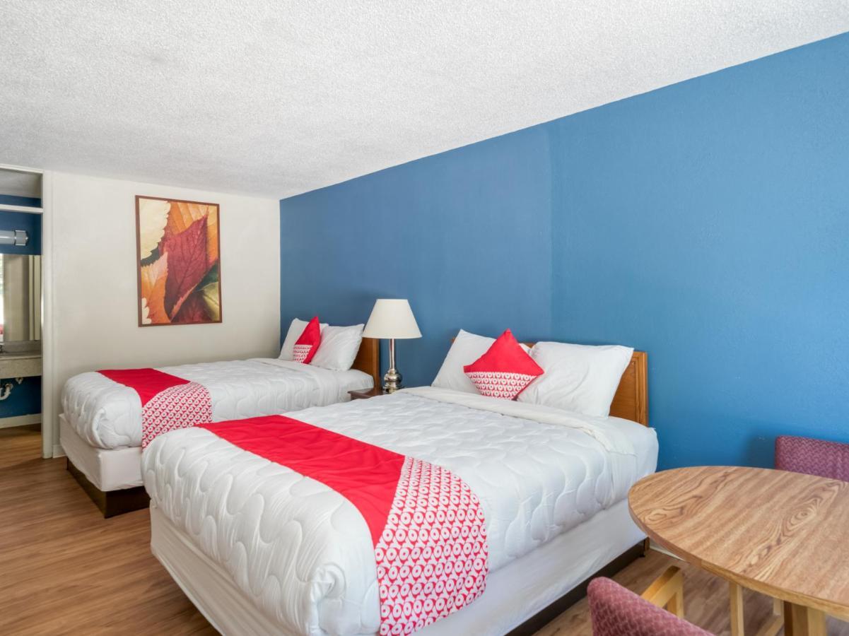 Oyo Hotel Battleboro Εξωτερικό φωτογραφία